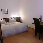 汉堡斯塔迪特卜瑞吉酒店 酒店